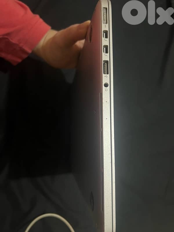 MacBook Pro (Retina, 13-inch, Early 2015) - 256GB SSD / 8GB RAM 7