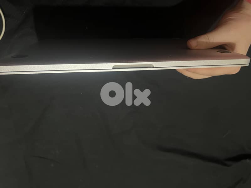 MacBook Pro (Retina, 13-inch, Early 2015) - 256GB SSD / 8GB RAM 10