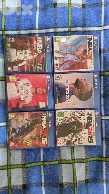 PS4 Console + Controller /FIFA 22/NBA 2K22/Games Bundle good condition 1