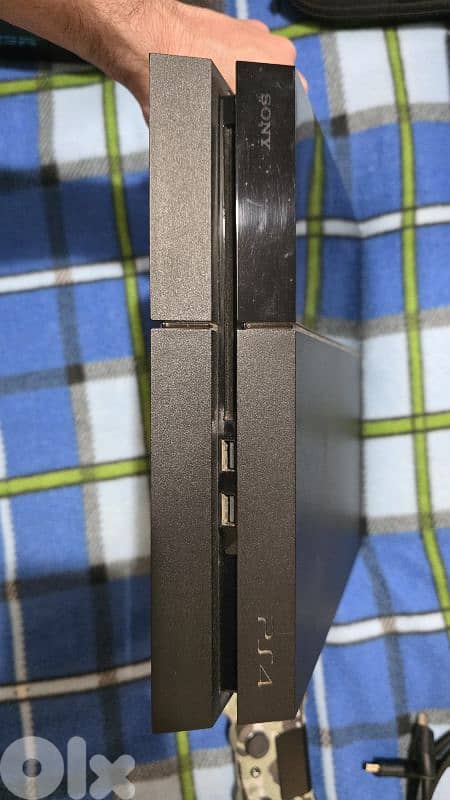 PS4 Console + Controller /FIFA 22/NBA 2K22/Games Bundle good condition 2