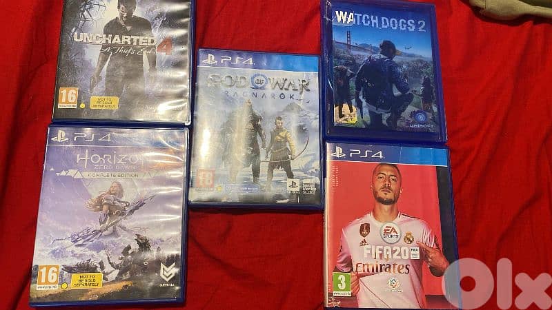 PS4 Slim 500GB + 3 Controllers + 5 Games 2