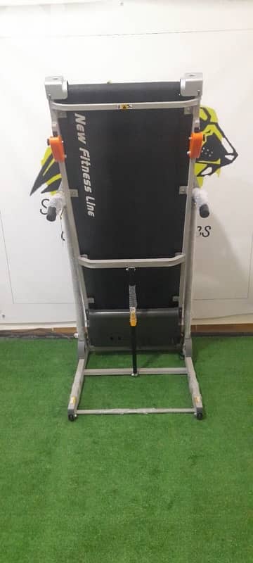 Treadmill bonanza 2,5 hp motor Automatic incline Vibration massage 10