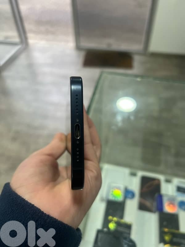 Iphone 15 pro max 4