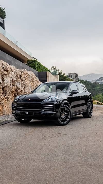 CAYENNE  2018 FULLY SERVICED & MAINTAINED WARRANTY TILL 2-9-2027