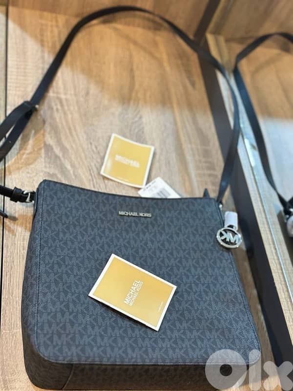 Michael kors bag new in tag:80$ 2
