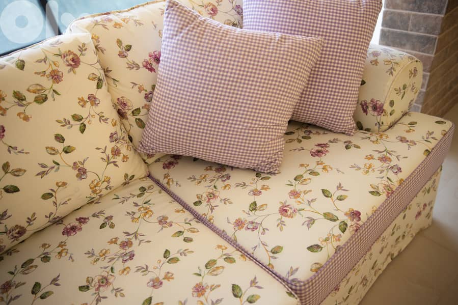 Salon Set: Floral 3-Seater & 2-Seater Sofas with Wood Coffee Table 2