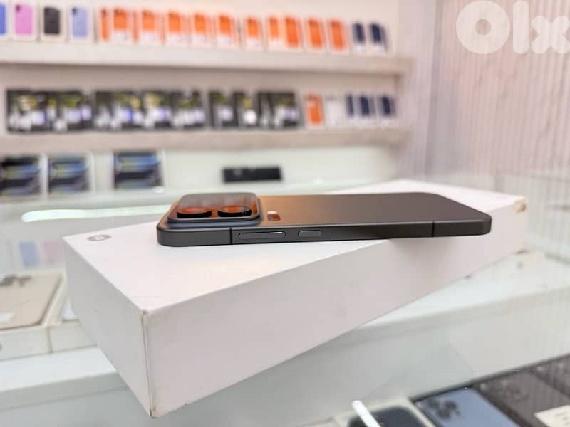 Xiaomi 17 Pro Max 512Gb/16Ram Like New super clean condition 2