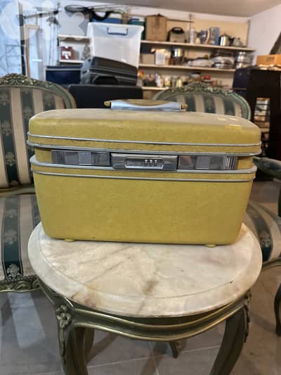 Vintage Samsonite items