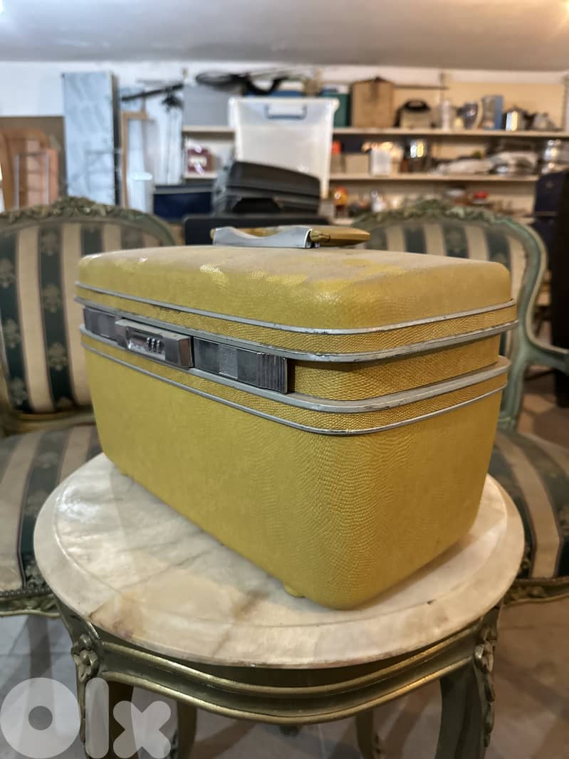 Vintage Samsonite items 1