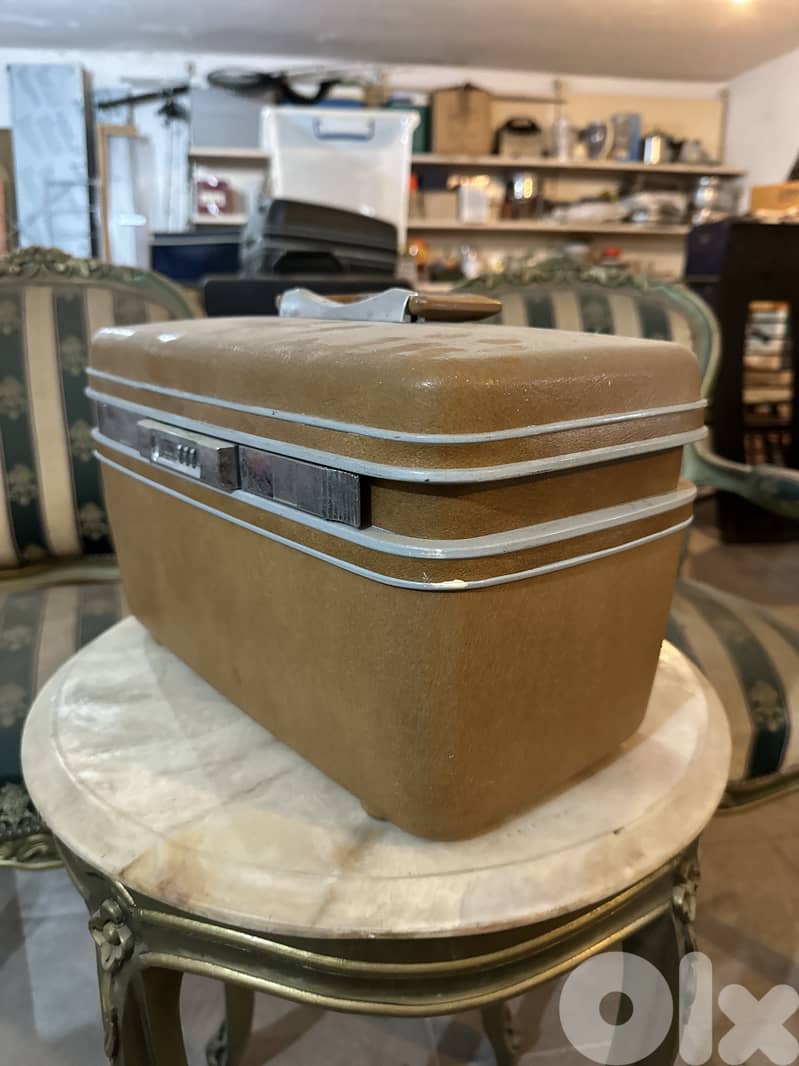 Vintage Samsonite items 3