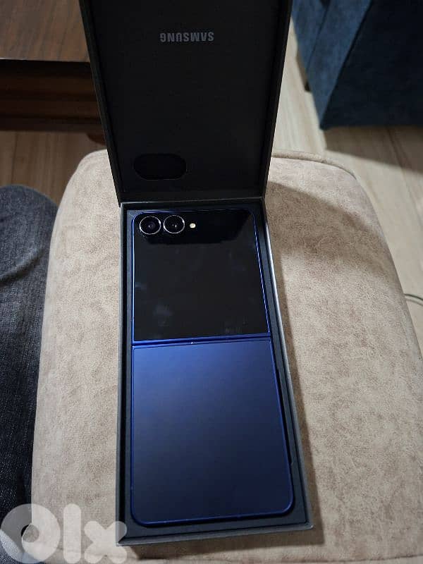 new samsung z flip 7 phone 1