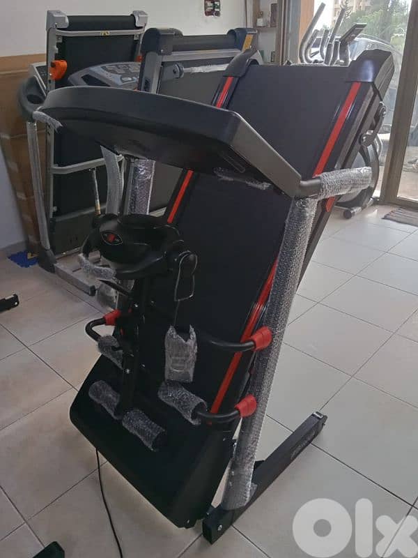 2.5HP, full options,bonanza, automaticall incline & vibration massage 5