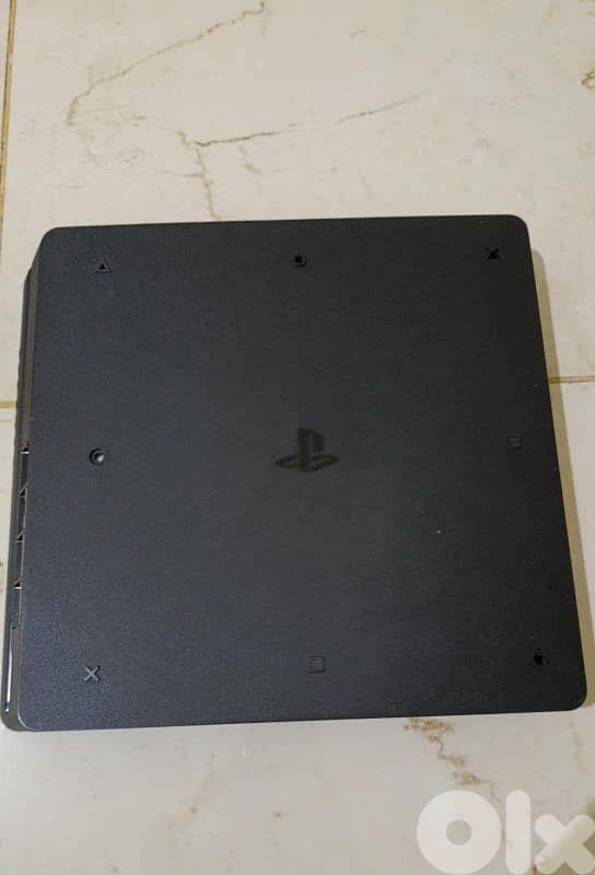 PS4 SLIM EDITION 1