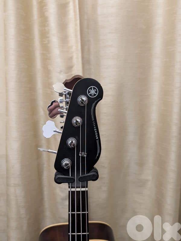Yamaha bass 3