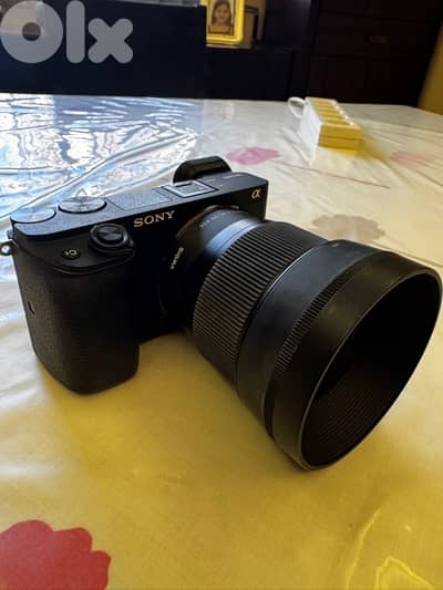 Sony a6400 with sigma lens 56mm 1.4