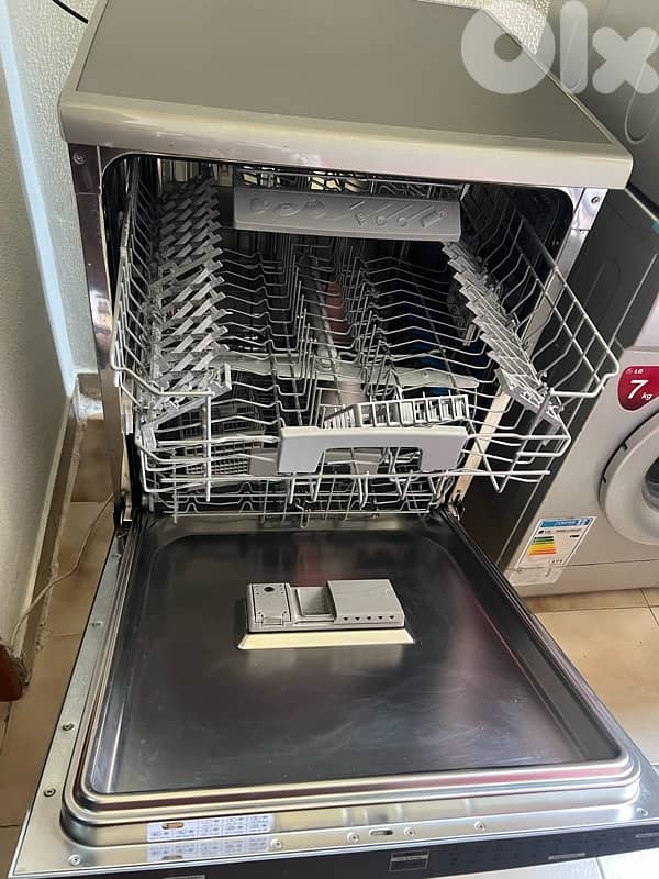 Dishwasher like new 3