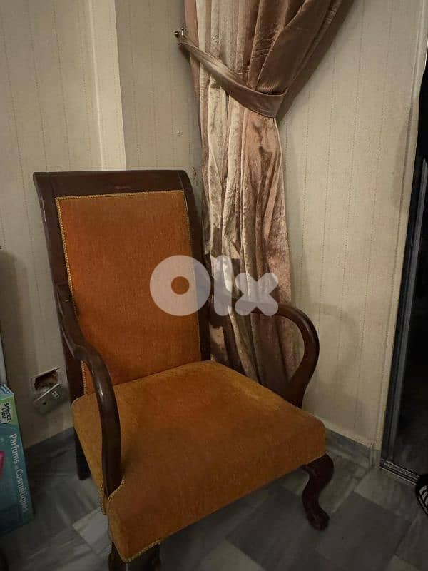 Salon chair 1