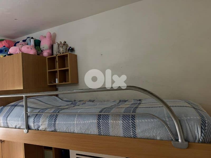Bedroom set for 3 kids with closet and drawers 2