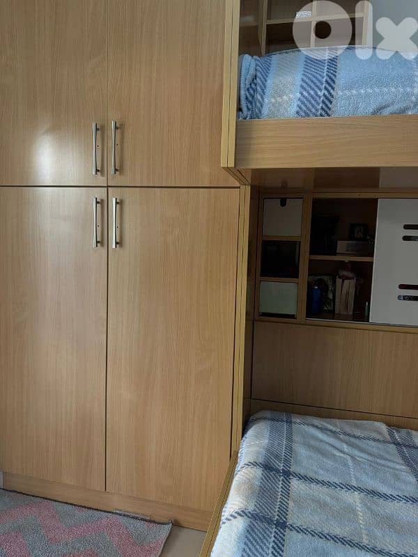Bedroom set for 3 kids with closet and drawers 4