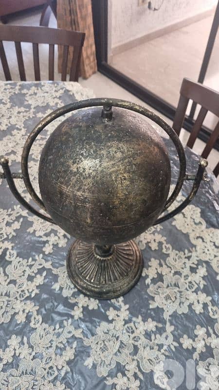 rare exclusive Dutch country field globe 1