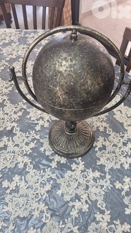 rare exclusive Dutch country field globe 4