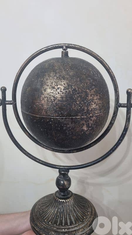 rare exclusive Dutch country field globe 10