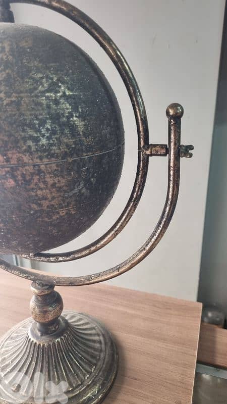 rare exclusive Dutch country field globe 16