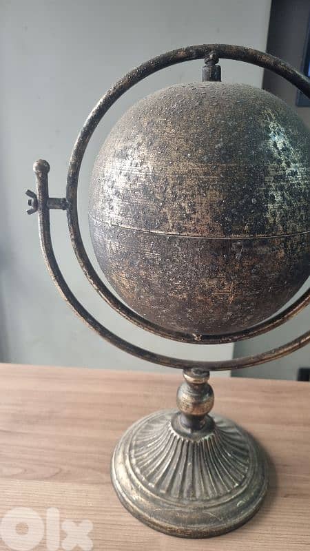 rare exclusive Dutch country field globe 17