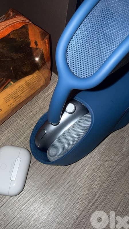 Original AirPods Max 8