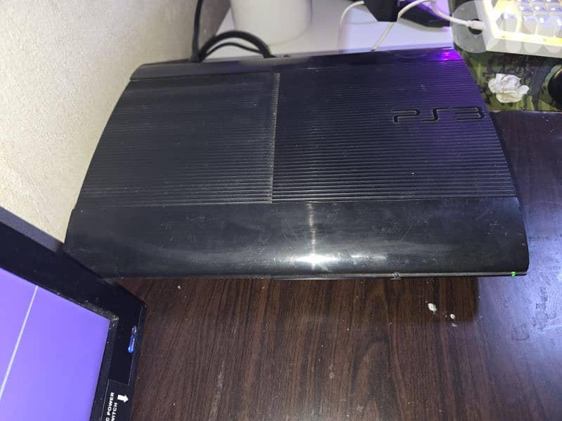 jailbroken ps3 used like new with a 60HZ monitor 1080p 4