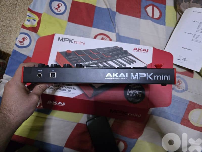 AKAI MPK MINI MKIII 4
