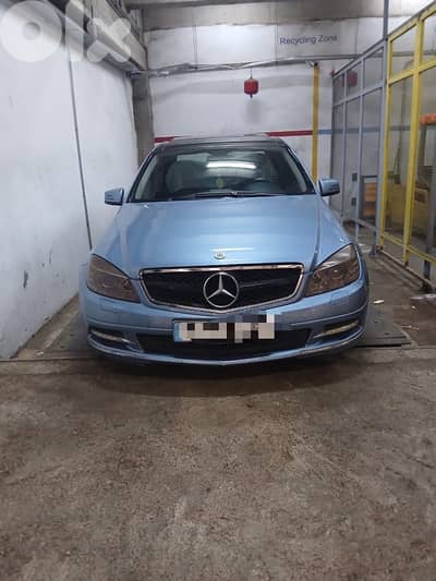 Mercedes-Benz C-Class 2011