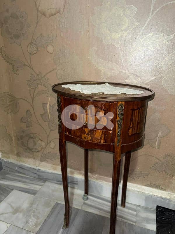 Table all size available 1