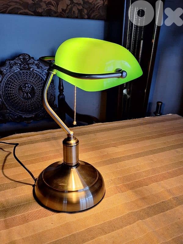 bankers opaline lamp 1