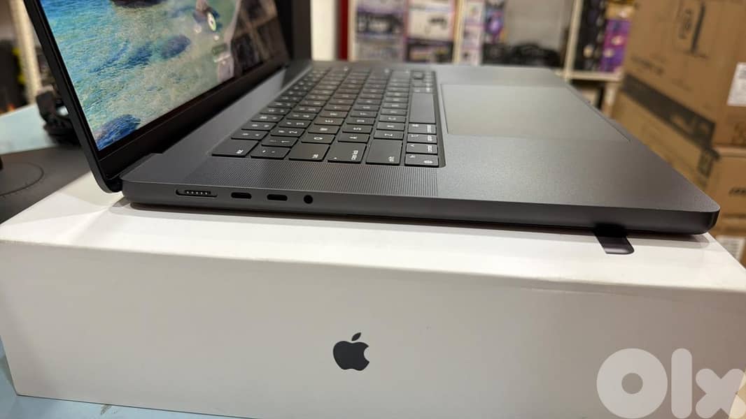 MacBook M4 Pro 16 / 48GB Ram DDR5 / 512GB Nvme / Like New 6