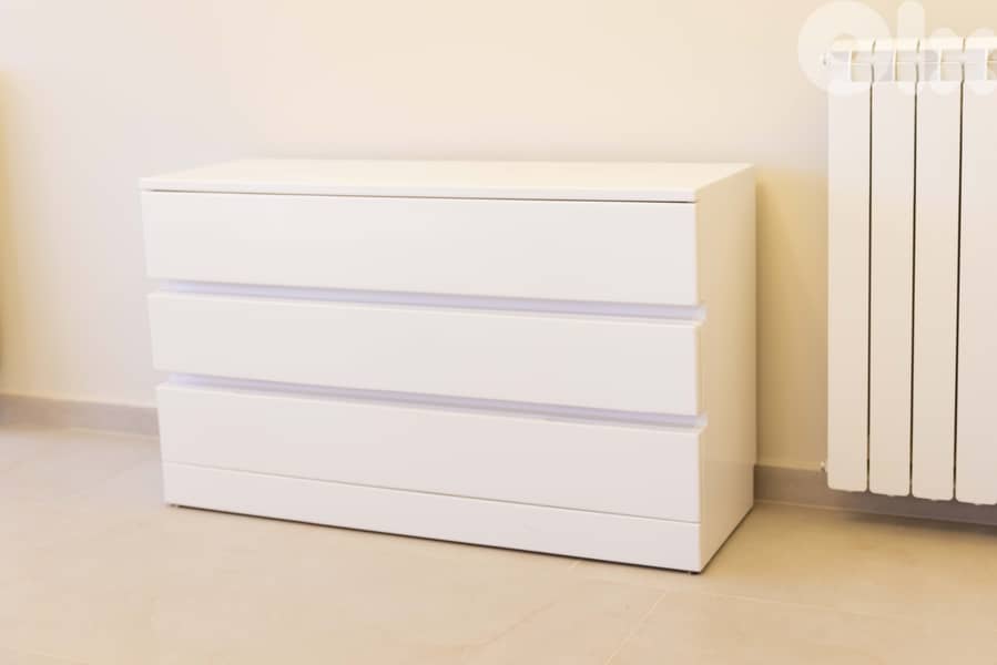 White TV Table with 3 Storage Drawers - Sleek Modern Design 1