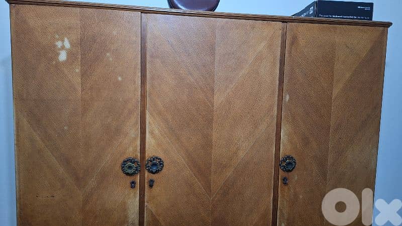 Solid Wood Sideboard + Dresser with Mirror – Classic Old Set 2