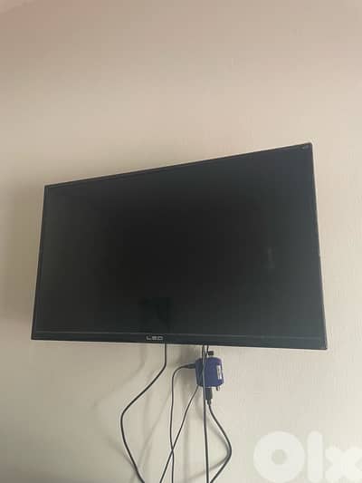L. E. D TV
