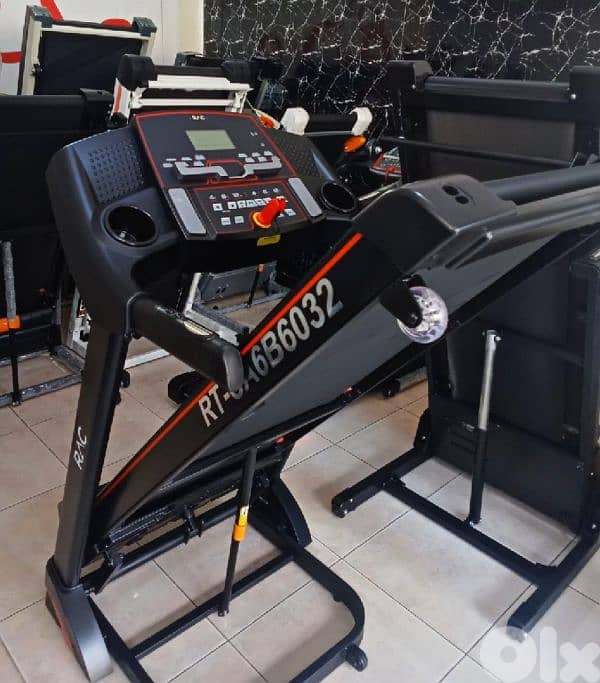 3.0HP motor power RAC Treadmill with automatic incline 1