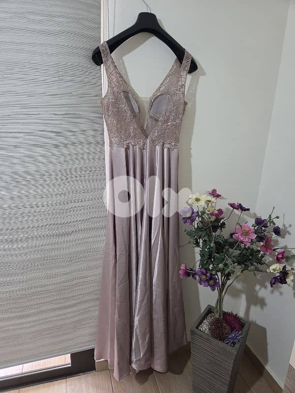 Clorhes dresses and corse 9
