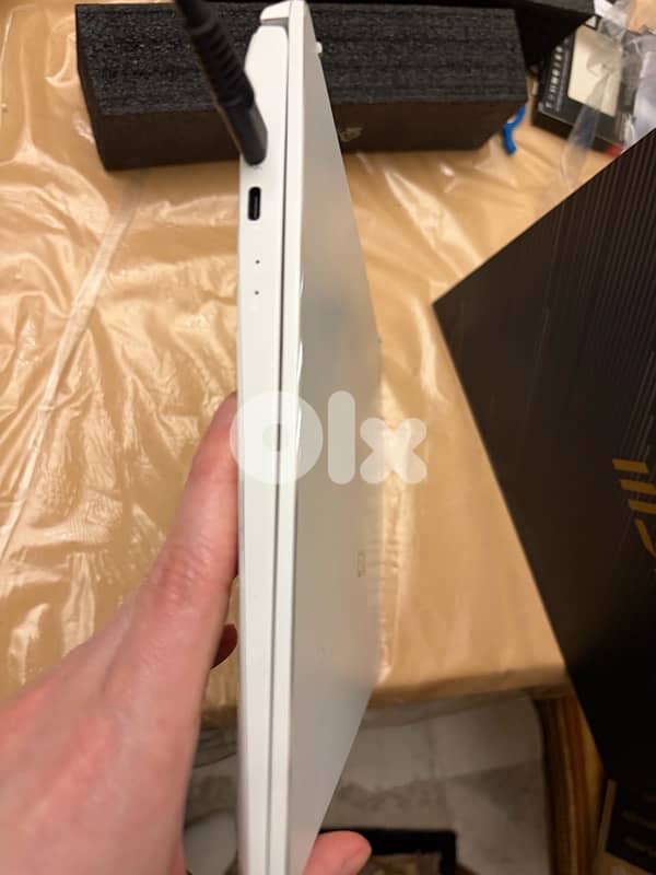 Msi prestige i7 11th gtx 1650 4gb max q same as new 2