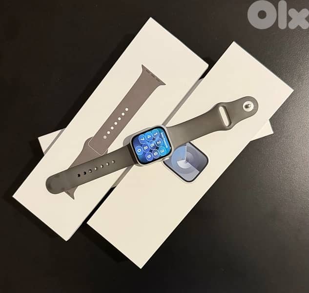 Apple Watch Series 9 41mm Silver Aluminum GPS 1