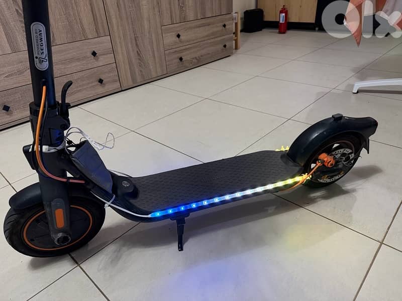 Ninebot Electric scooter Fi40 8