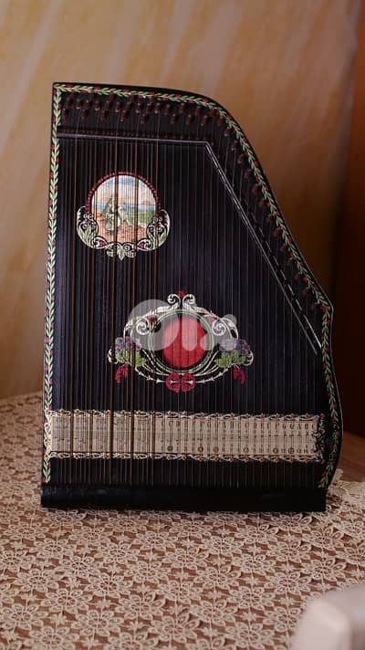 آلة موسيقية ألمانية قديمة (Gitarr-Zither) حوالي سنة 1900 – حالة ممتازة