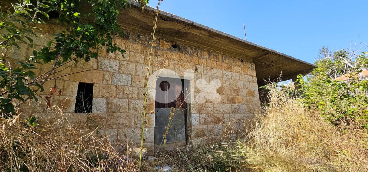 Land with a Townhouse for Sale in Kfardebian 4