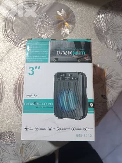 Phone cooler fan,speaker and wired headphones noise cancelation