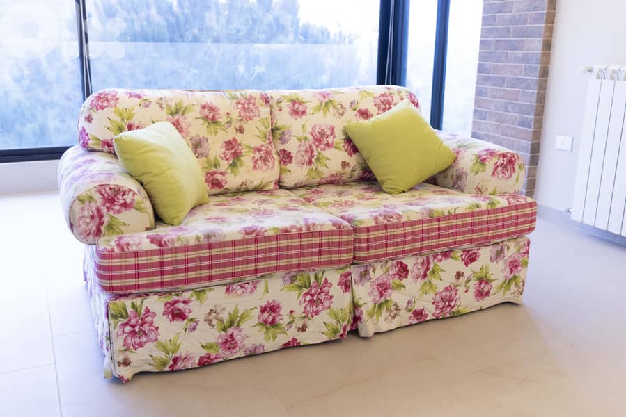 Full Salon Set for Sale – Floral Sofas & Smart Mechanism Center Tab 7