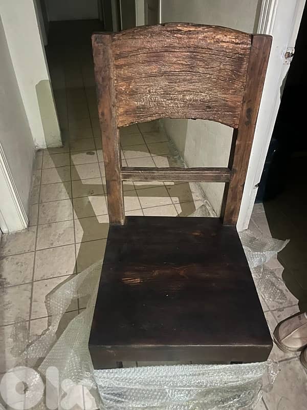 table and 4 chairs 3
