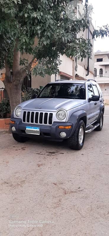 جيب ليبرتى 2002