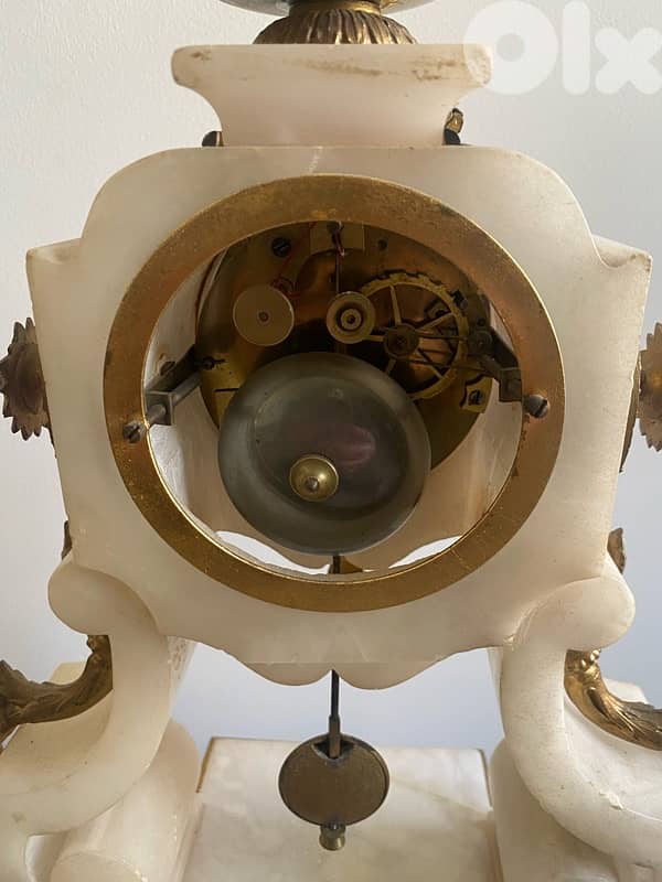 old french alabaster marble clock. works 7